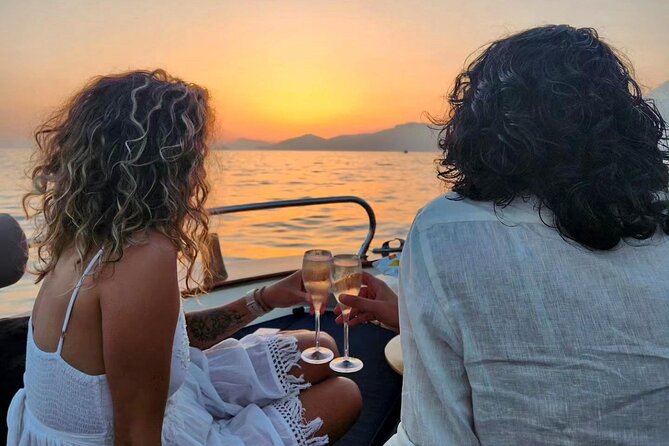 2 Hours Sunset Cruise of Positano - The aperitif setup: Prosecco, snacks, and music on your terms