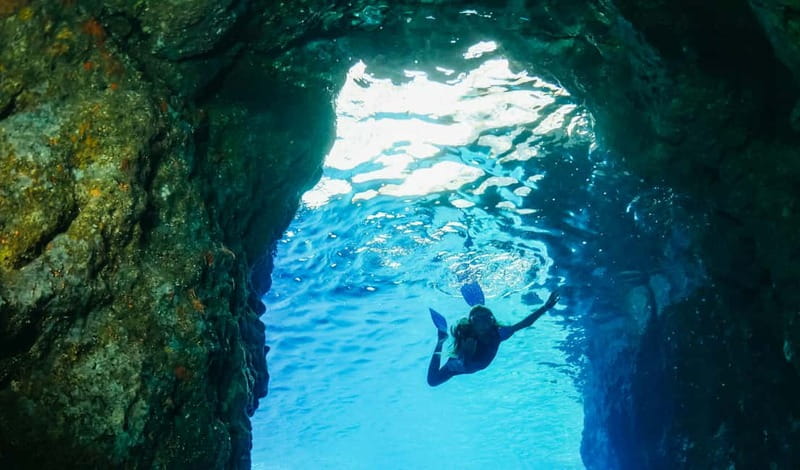 Amalfi Coast: Boat and Snorkeling Tour with Fruit & Drinks - That speedboat segment (and why it can be a welcome change)