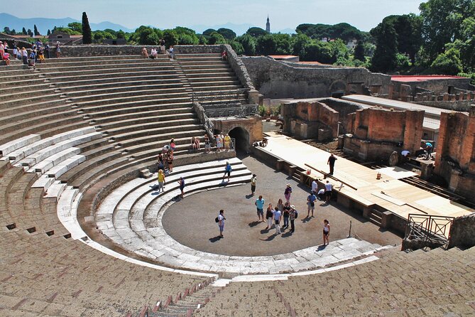 Amalfi Coast: Pompeii Small Group with Skip the Line Tickets - Pompeii with a guide and audio headsets: how to get the most