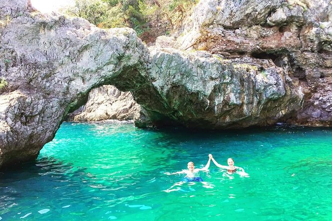Amalfi Coast PRIVATE boat excursion from Positano - On Board: Snacks, Prosecco, Drinks, WC, Towels, and Snorkel Setup