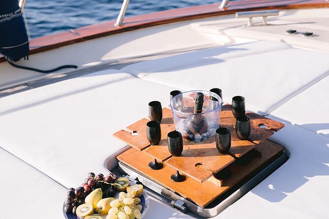 Amalfi Coast Private Boat Tour From Praiano or Positano - Timing: how 4 hours versus 8 hours changes the feel