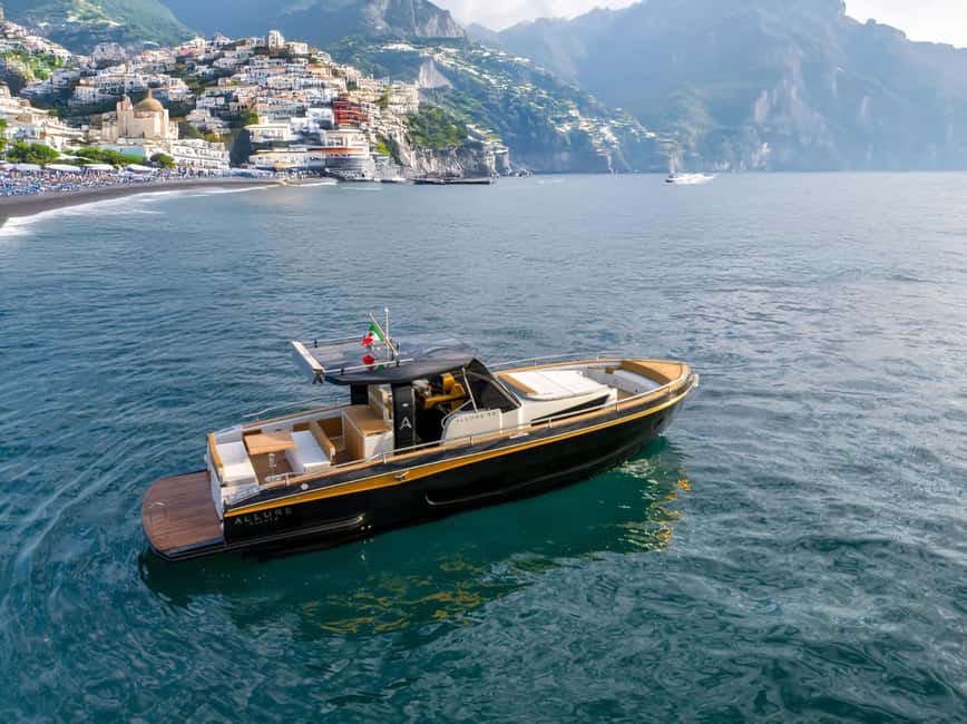 Amalfi Coast: Romantic Sunset Cruise with Music & Cocktails - Who this cruise suits best on the Amalfi Coast
