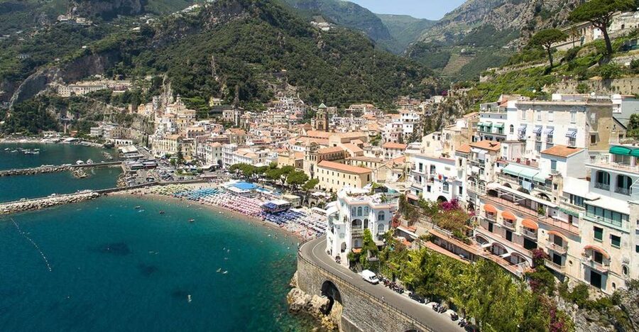 Amalfi: Private Full-Day Boat Excursion on the Amalfi Coast - Caves, Li Galli snorkeling, and your swim break