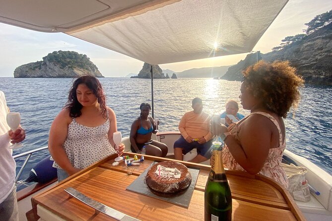 Capri and Blue Grotto Small Group Boat Tour - Faraglioni and Villa Malaparte: the iconic Capri you came for