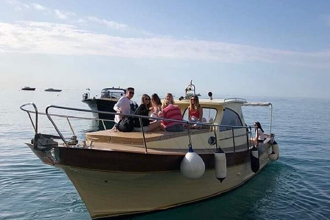 Capri Collective Boat Excursion from Positano - Guides and captains: what the best crews actually do