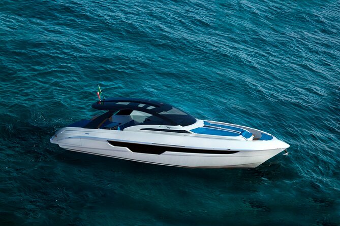 Capri: discover the beauties of the island aboard a Luxury Boat - Who this Capri boat tour suits best