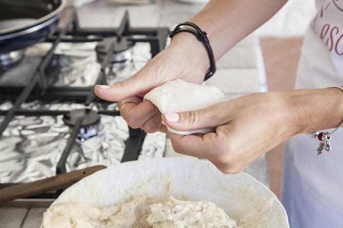 Cesarine: Small group Pizza and Tiramisu Class in Positano - Tiramisù the Traditional Way: Practical Steps, Not Vibes