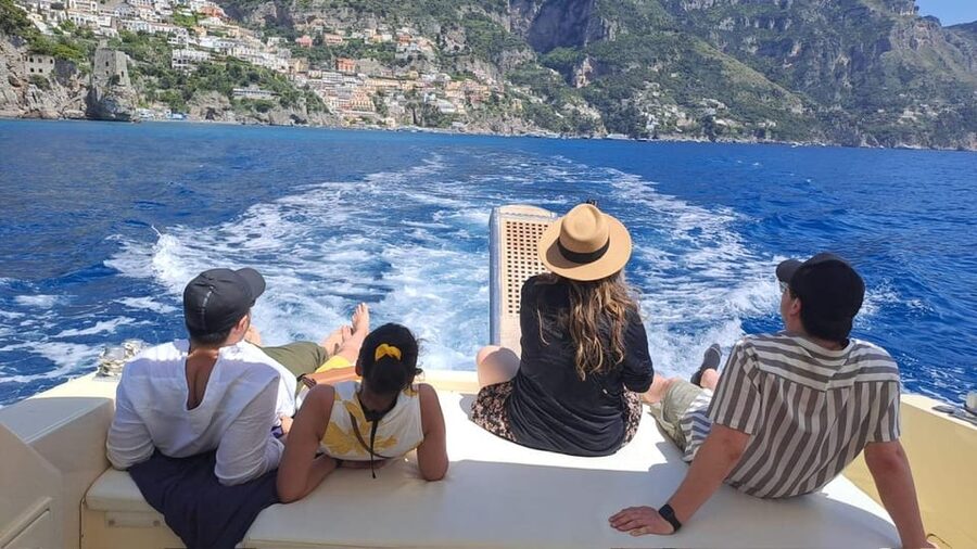 From Amalfi: Amalfi - Positano - Coast boat tour - Sirenuses stop and the on-board aperitif: when the mood shifts