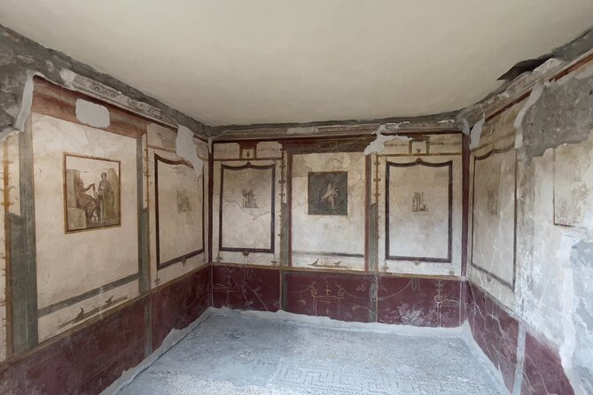 From Amalfi Coast: Pompeii Guided Tour with Skip the Line - What to Expect When You Meet Your Guide