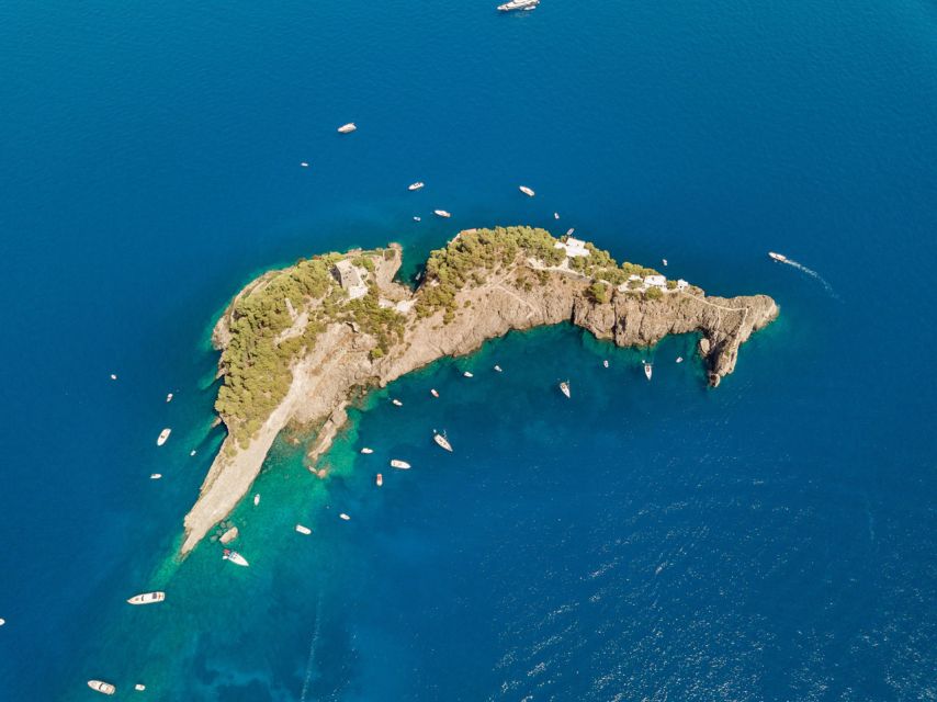 From Amalfi: Li Galli and Capri Islands Boat Tour - Sailing Along the Amalfi Coast Before Capri