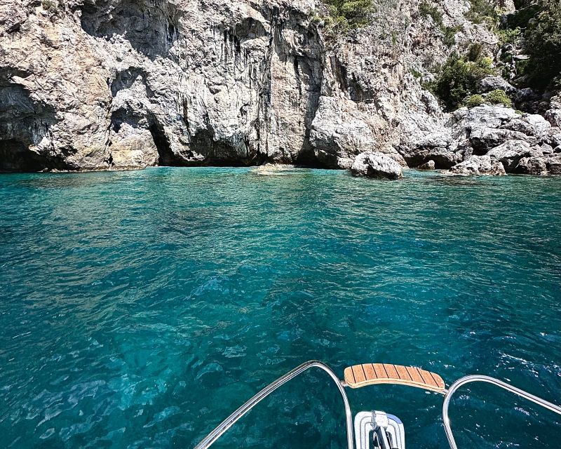 From Positano/Praiano: Amalfi Coast Speedboat Tour - Boat setup on the Romar Antilla 585: fast, close, and made for caves
