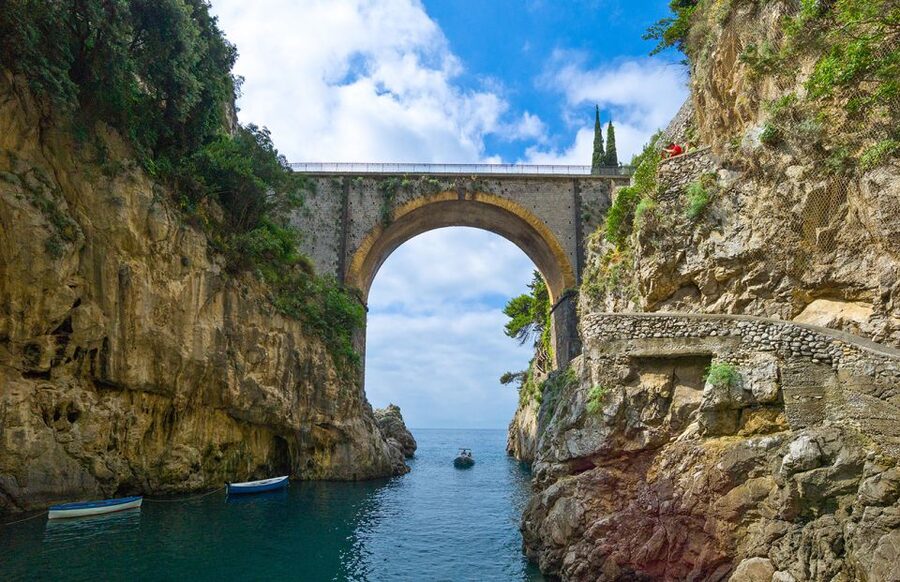 From Positano: Private Boat Tour to Capri or Amalfi - Lunch, Drinks, and How Food Fits This 6-Hour Plan