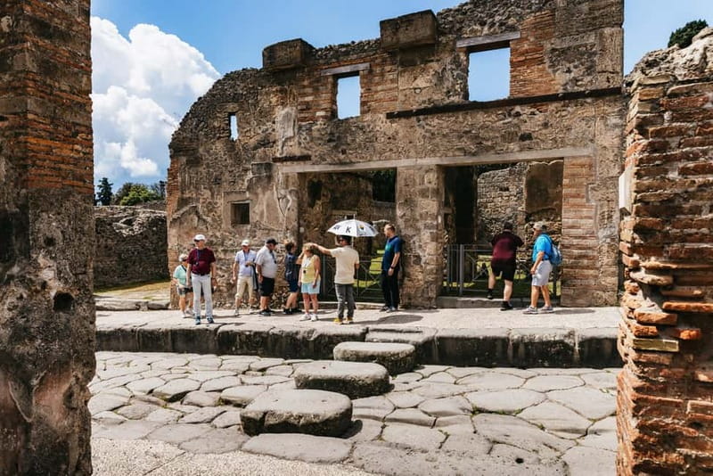 From Rome: Day Trip to Pompeii and Sorrento with Lunch - Sorrento: sea views, lemon culture, and how the free time really feels