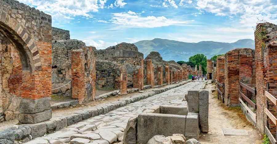 From Rome: Pompeii, Positano and Amalfi Full-Day Tour - Pompeii in two guided hours: where the tour makes the most of it