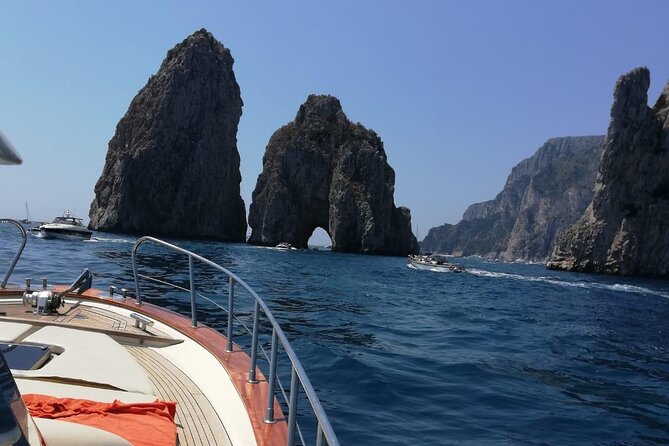 Half day to discover the fascinating island of Capri - The Crew Makes It a Story, Not Just a Schedule