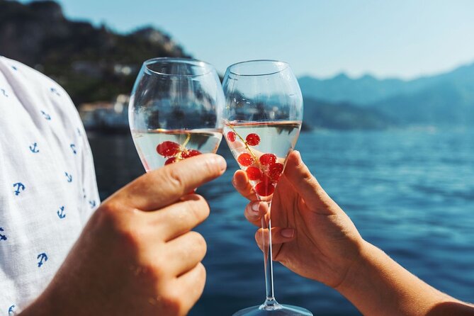 Luxury Cruises - Food and Drinks: Prosecco, Snacks, and How to Handle Lunch
