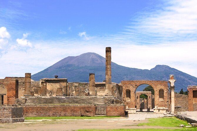 Pompeii Tour with Lunch and Wine Tasting from Positano - Vesuvius time: what you get at the Cantina stop