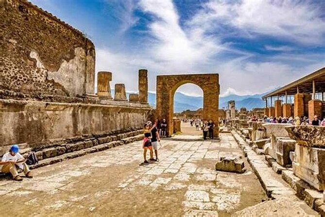 Pompeii Tour with Lunch and Wine Tasting from Positano - The return to Positano: finishing early enough to feel human