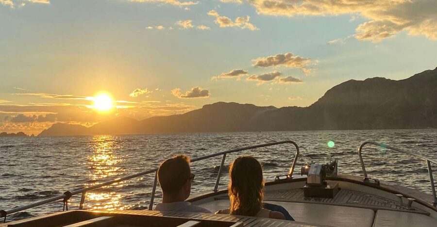 Positano: Amalfi Coast Sunset Group Boat Tour with Prosecco - Quick highlights from the boat