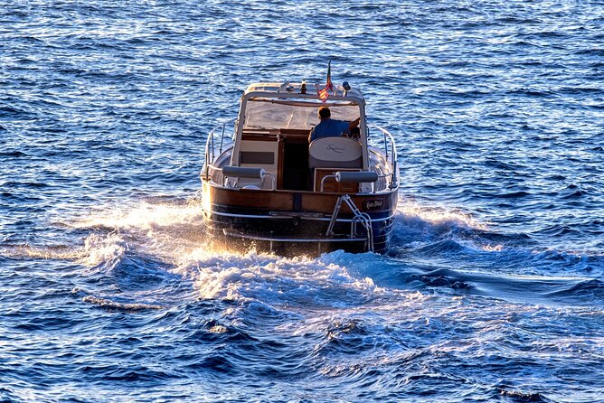 Positano e Amalfi exclusive cruise - Weather and timing: the day only works when the sea does