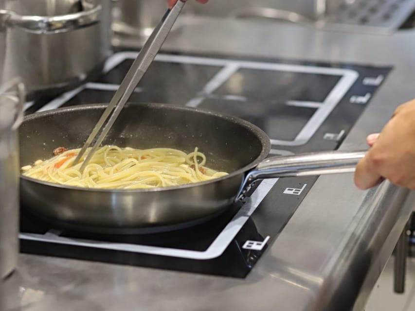 Positano: Small Group Cooking Class with Prosecco & Dessert - Timing, meeting point, and practical tips