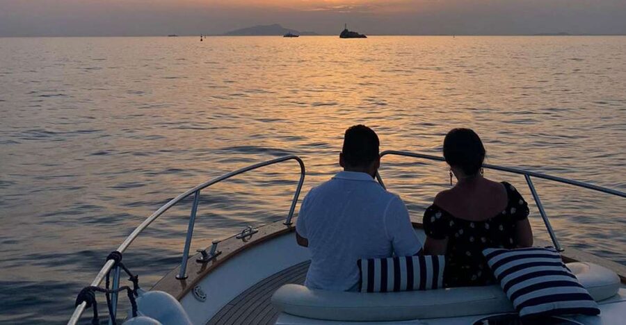 Positano: Sunset Cruise Day Trip with Drinks and Snacks - Why a Positano speedboat at sunset is the right kind of different