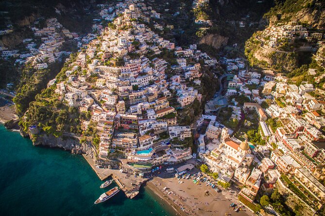 Positano Walking Tour with a Local Guide - Via Chiesa Nuova: the local center, with the bay above you