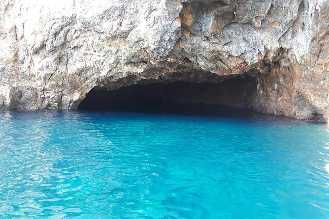 Private Full-Day Guided Boat Tour at the Amalfi Coast - Positano, Praiano, and Amalfi: Seeing the Main Towns From Sea Level