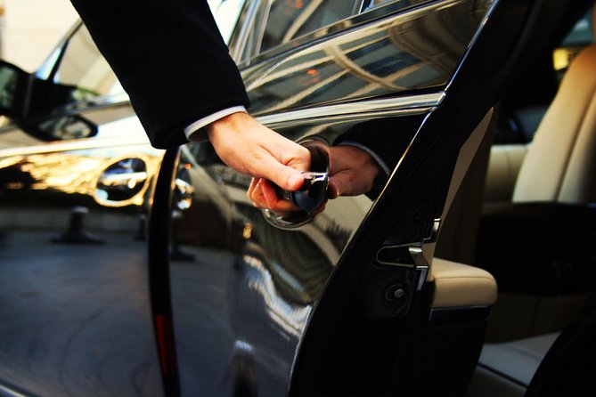 Private Transfer From Positano Hotels to Naples - Your Mercedes van details: Wi‑Fi, water, and a driver who finds you