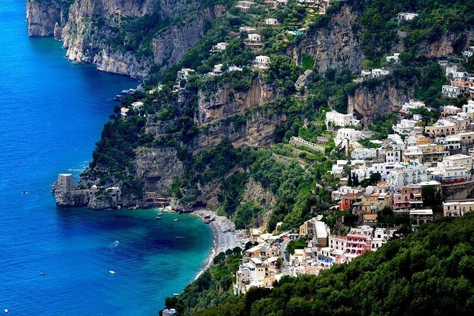 Private Transfer Naples Positano or Praiano or vice versa, Via Pompei or Cantina - Pickup in Naples: meeting your driver without the guesswork