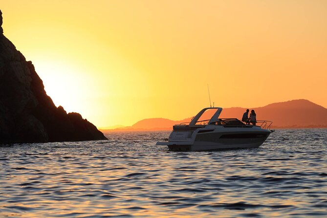 Sunset boat tour of the Amalfi Coast - Sunset Timing at 6:30 pm: The Best Reason to Choose This Route