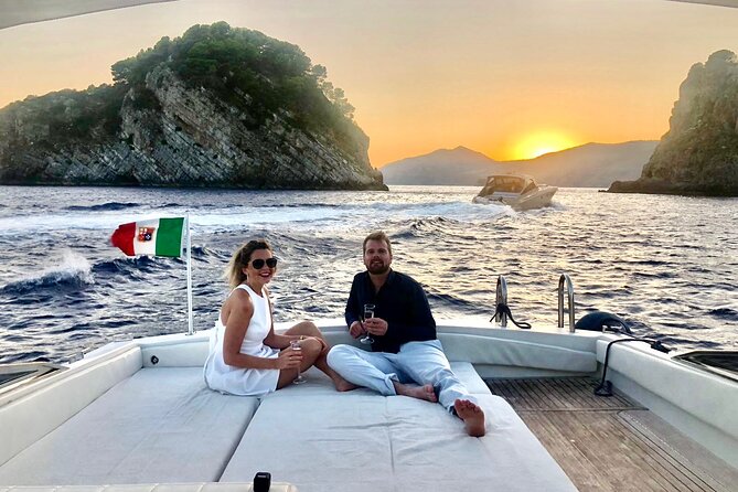 Sunset Cruise & Dinner Stop, Depart from any Amalfi Coast town! - How Antonio-style guiding makes a cruise feel personal